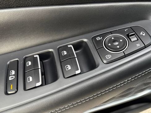 Used 2021 Hyundai Santa Fe Limited w/ Cargo Package image 13