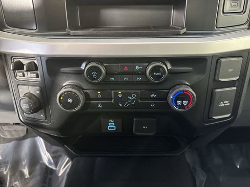 Used 2025 Ford F250 XLT image 8