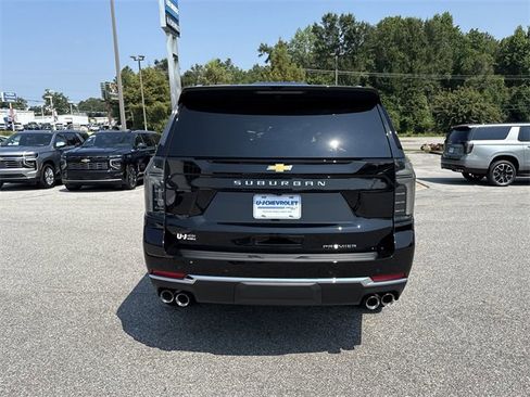New 2025 Chevrolet Suburban Premier image 4