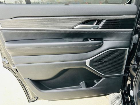 Used 2023 Jeep Wagoneer Series II w/ Convenience Group I image 31