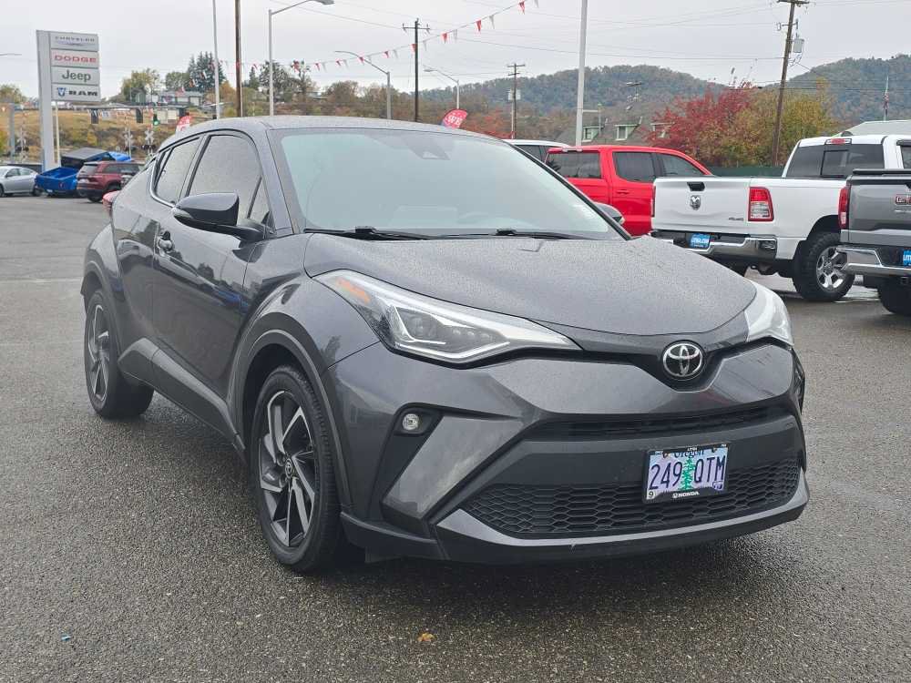 Used 2021 Toyota C-HR XLE FWD image 4