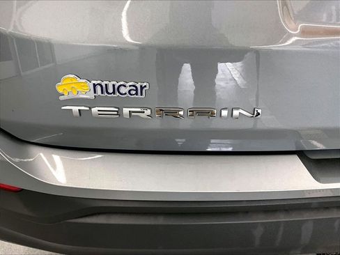 Used 2024 GMC Terrain SLE AWD/4WD image 27