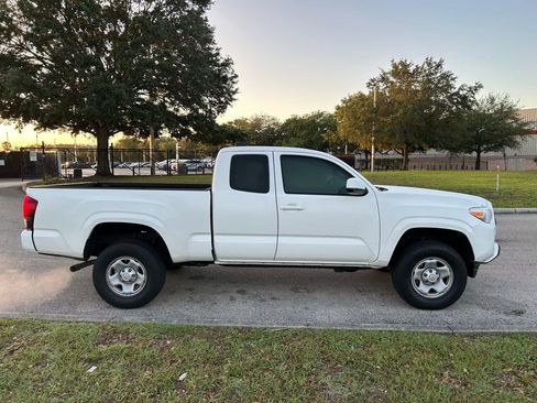 Used 2021 Toyota Tacoma SR w/ SR Convenience Package image 6
