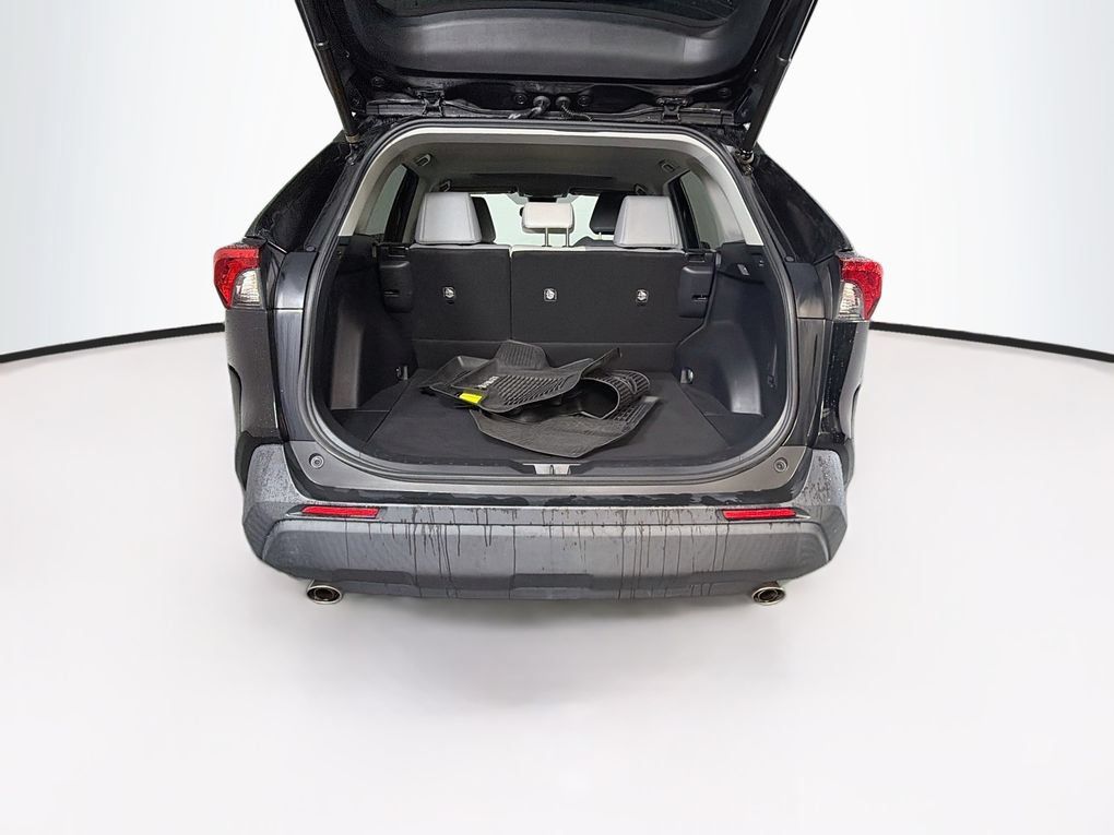 Used 2021 Toyota RAV4 XLE Premium FWD image 26