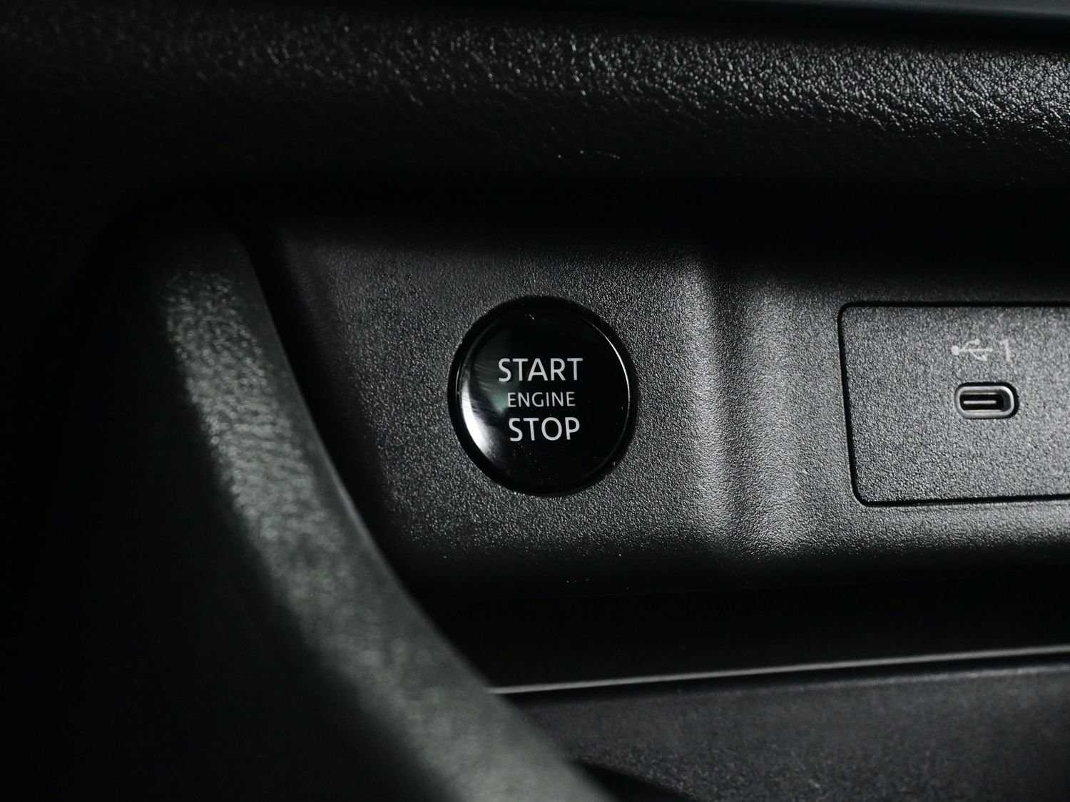 Used 2024 Nissan Rogue SV AWD/4WD image 23