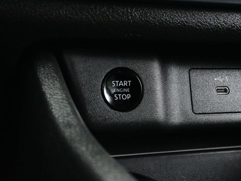 Used 2024 Nissan Rogue SV AWD/4WD image 23