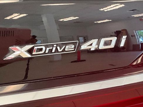 Used 2023 BMW X7 xDrive40i w/ Premium Package AWD/4WD image 9