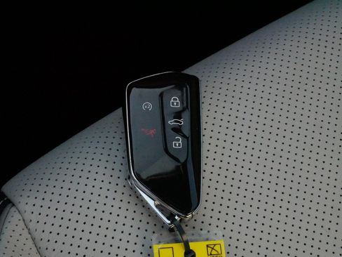 Certified 2025 Volkswagen Tiguan SEL R-Line AWD/4WD image 32