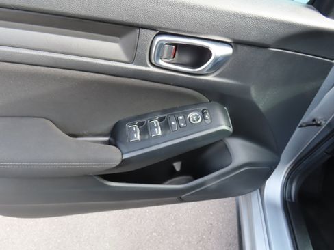 Used 2025 Honda Civic Sport image 22