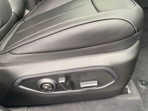 New 2025 Jeep Grand Cherokee Limited w/ Luxury Tech Group II image 31