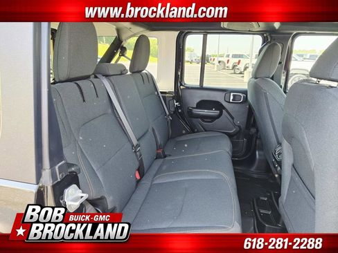 Used 2024 Jeep Wrangler Unlimited AWD/4WD image 15