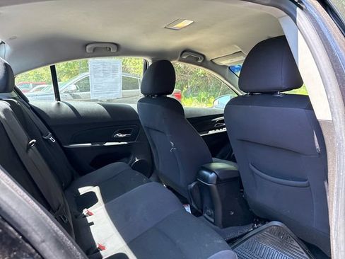 Used 2013 Chevrolet Cruze LT FWD image 10