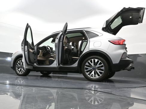 Used 2020 Ford Escape Titanium image 41