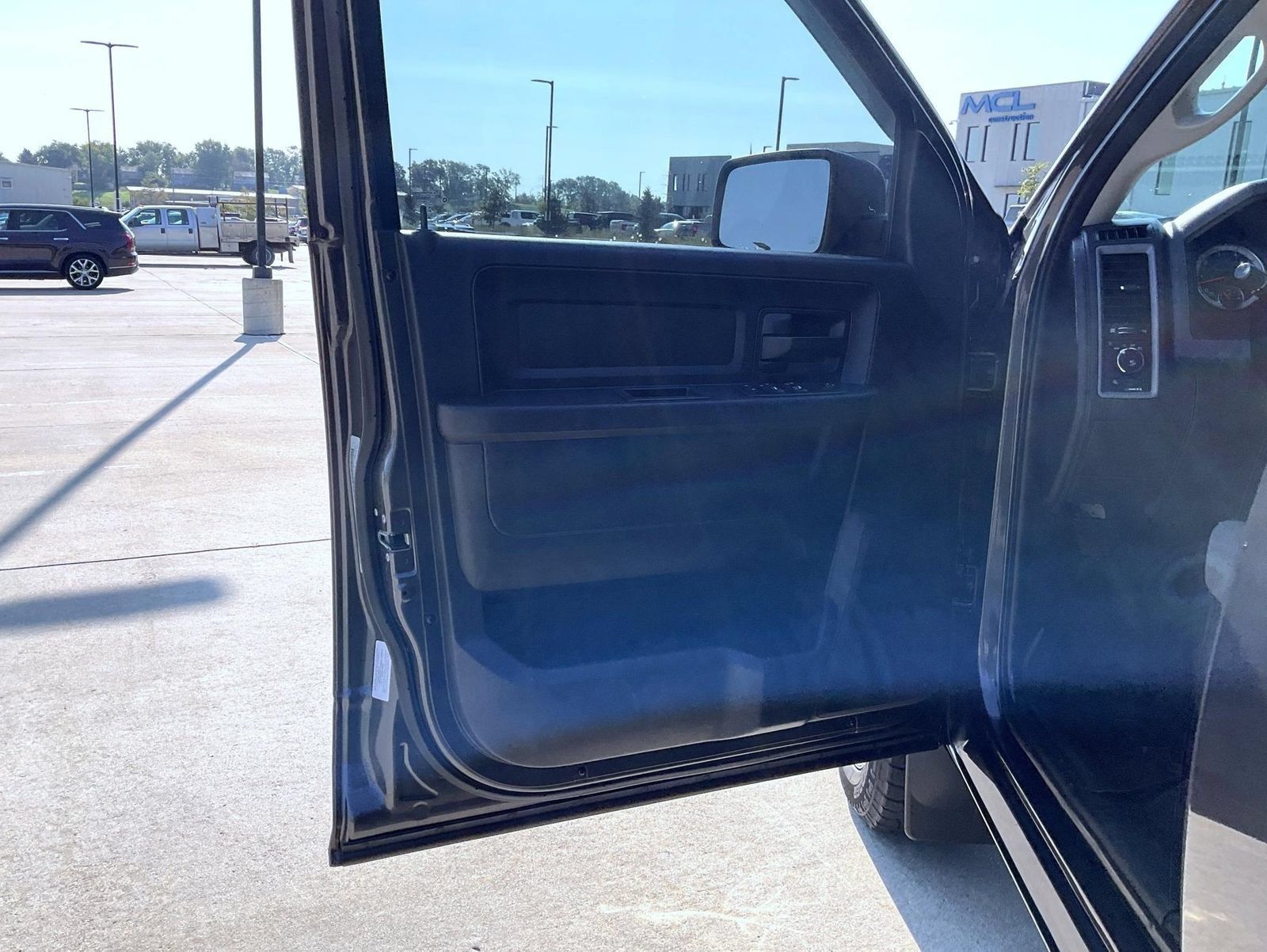 Used 2017 RAM 1500 Express AWD/4WD image 10