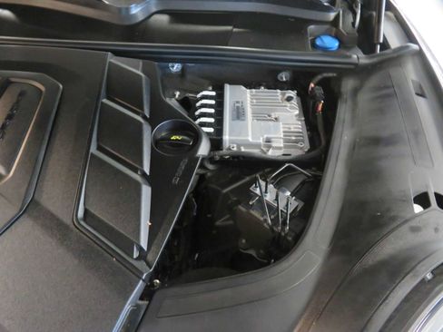 Used 2019 Porsche Cayenne image 50