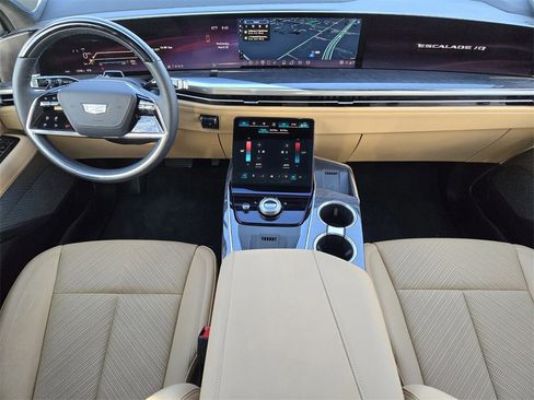 New 2025 Cadillac Escalade IQ Sport 2 image 28
