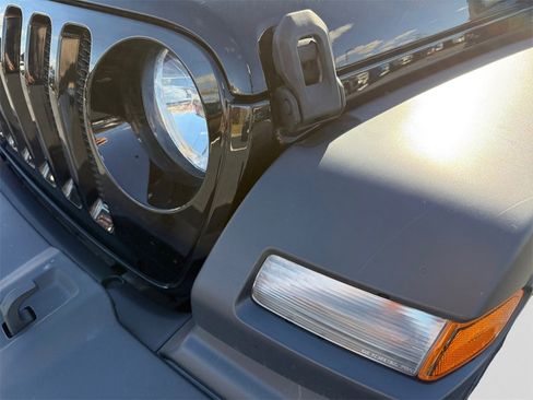 Certified 2022 Jeep Wrangler Unlimited Sport image 23