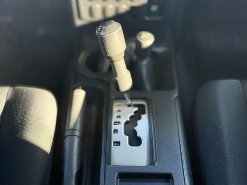 Used 2014 Toyota FJ Cruiser 4WD image 23