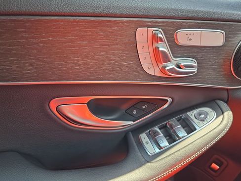 Used 2019 Mercedes-Benz C 300 Sedan image 23