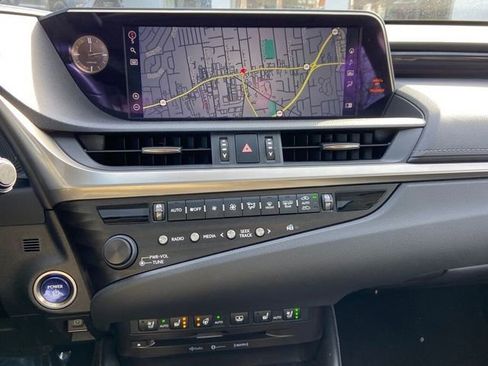 Certified 2020 Lexus ES 300h w/ Accessory Package image 19