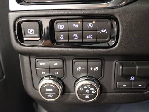 New 2026 GMC Yukon Denali w/ Denali Reserve Package AWD/4WD image 42