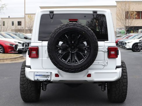 Used 2024 Jeep Wrangler Sahara image 35