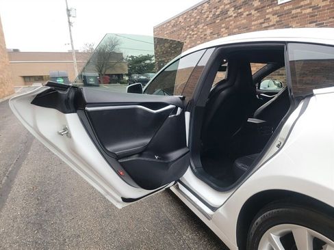 Used 2016 Tesla Model S image 22