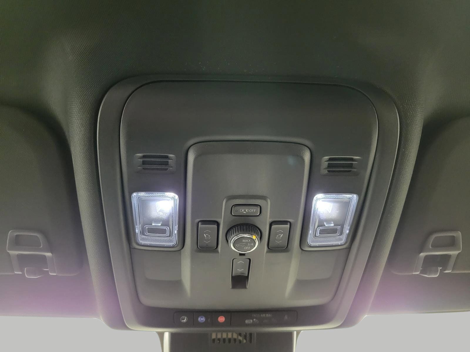 Used 2025 GMC Yukon XL Denali AWD/4WD image 18