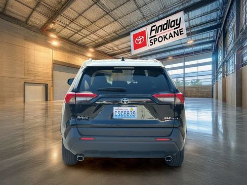 Used 2025 Toyota RAV4 XLE AWD/4WD image 5