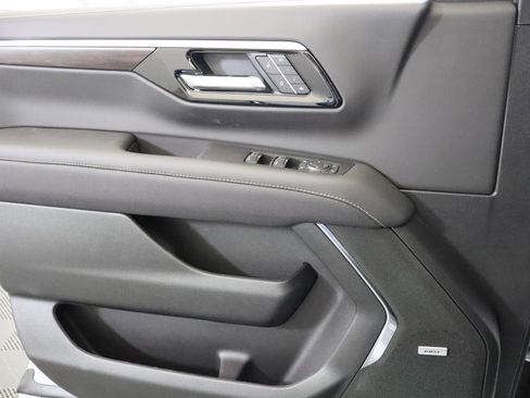 New 2026 Chevrolet Suburban Premier w/ Sun And Tow Package image 35