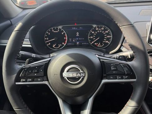 Used 2024 Nissan Altima 2.5 SR FWD image 5