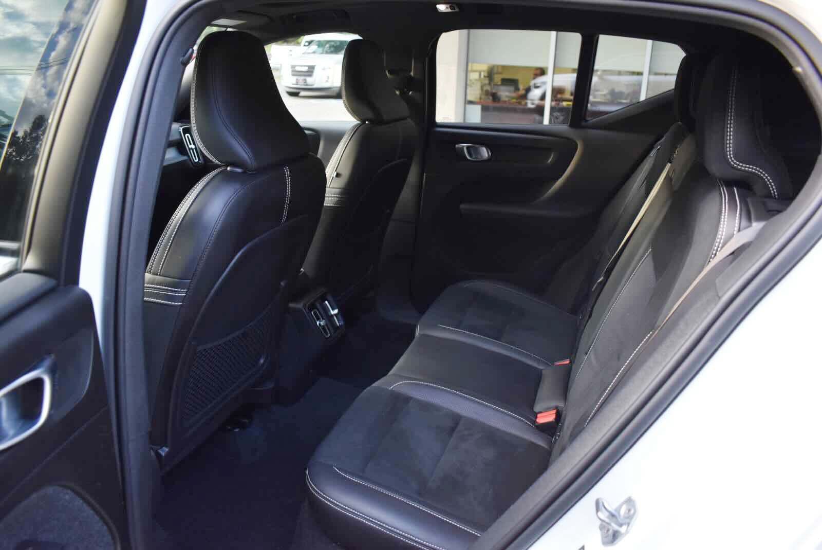 Used 2019 Volvo XC40 T5 R-Design AWD/4WD image 13