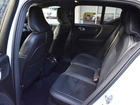 Used 2019 Volvo XC40 T5 R-Design AWD/4WD image 13