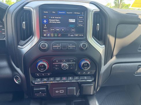 Certified 2020 Chevrolet Silverado 1500 LTZ w/ LTZ Premium Package AWD/4WD image 28