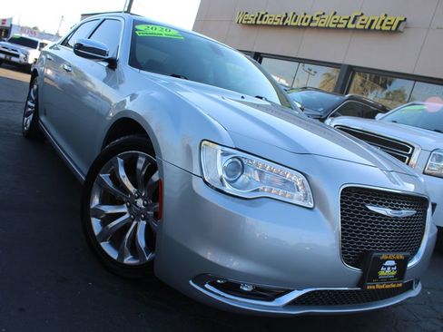Used 2020 Chrysler 300 Limited image 32