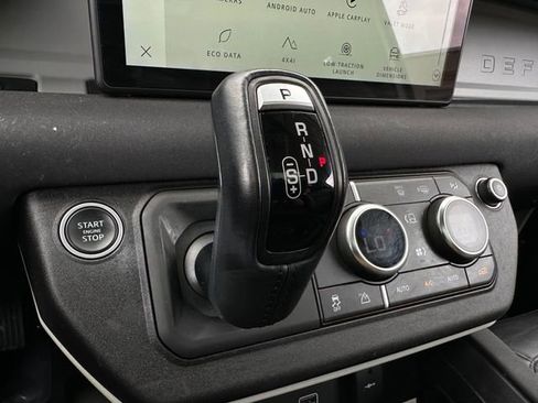 Used 2022 Land Rover Defender 110 S image 32