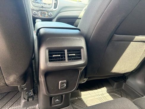 Used 2024 Chevrolet Equinox LT FWD image 13