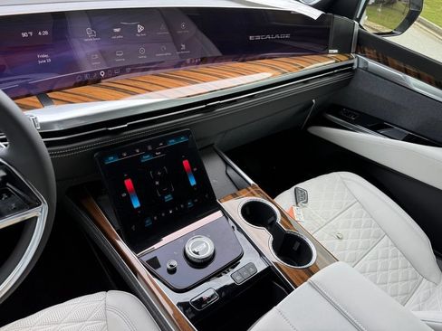 New 2026 Cadillac Escalade Platinum Sport AWD/4WD image 30