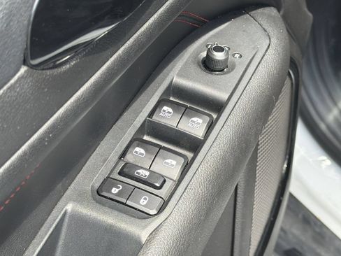 Used 2025 Jeep Compass Trailhawk AWD/4WD image 23
