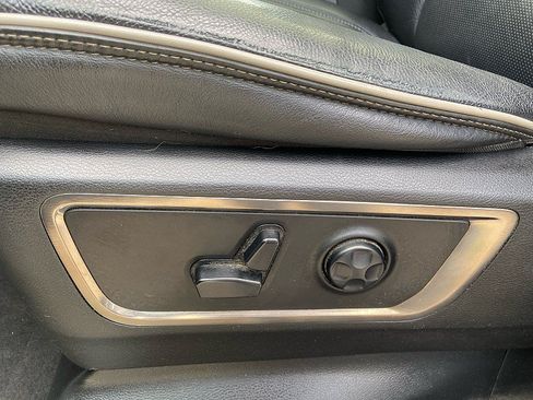 Used 2019 RAM 1500 Limited w/ Advanced Safety Group AWD/4WD image 11