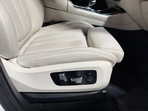 Used 2021 BMW X5 xDrive40i w/ M Sport Package AWD/4WD image 52