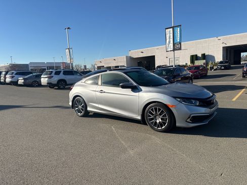 Used 2020 Honda Civic EX image 2