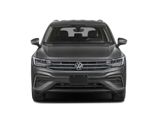 Used 2023 Volkswagen Tiguan SE w/ Panoramic Sunroof Package FWD image 4