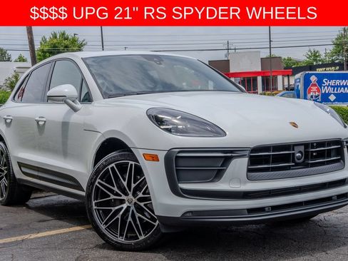 Used 2024 Porsche Macan AWD/4WD image 3