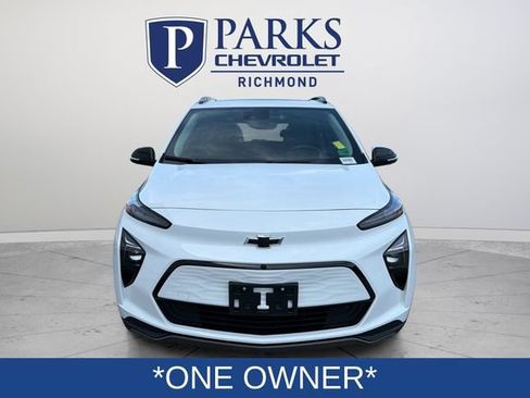 Used 2023 Chevrolet Bolt EUV Premier w/ Sun & Sound Package FWD image 2