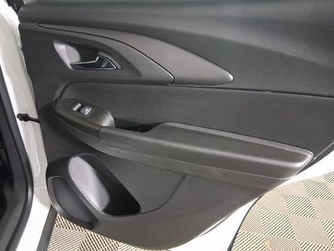 Used 2023 Chevrolet TrailBlazer RS w/ Sun and Liftgate Package image 25