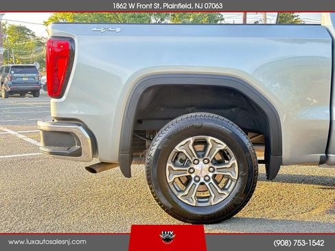 Used 2026 GMC Sierra 1500 SLT AWD/4WD image 11