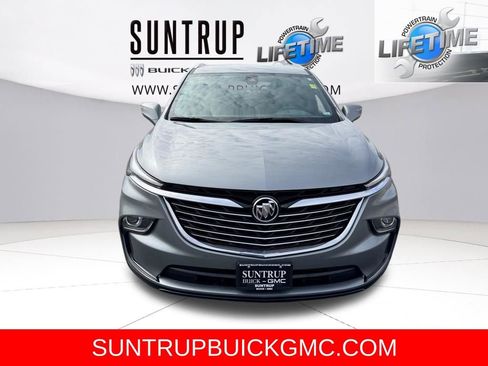 Used 2024 Buick Enclave Essence image 6