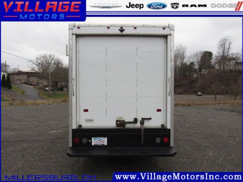 Used 2022 Chevrolet Express 3500 w/ Power Convenience Package image 5