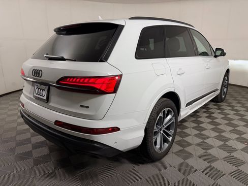 Used 2025 Audi Q7 2.0T Premium w/ Convenience Plus Package AWD/4WD image 9